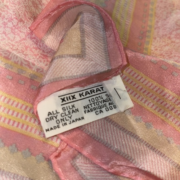 Kenya Vintage 100% Silk Scarf in delicate pastel colors Pink/yellow. AR16 - Picture 3 of 4